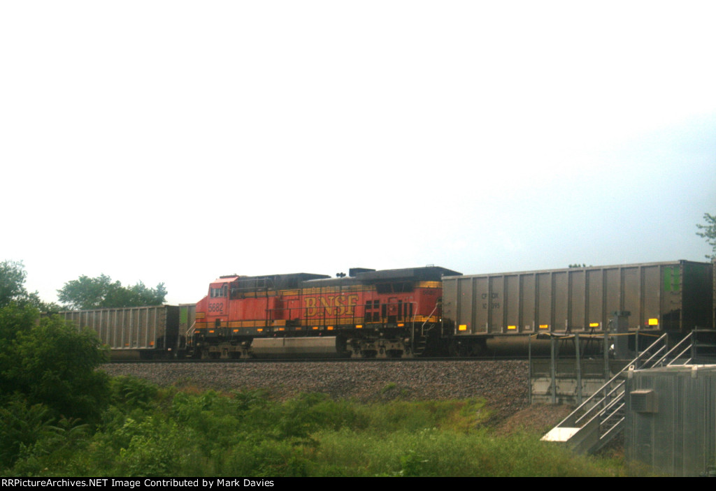 BNSF 5682